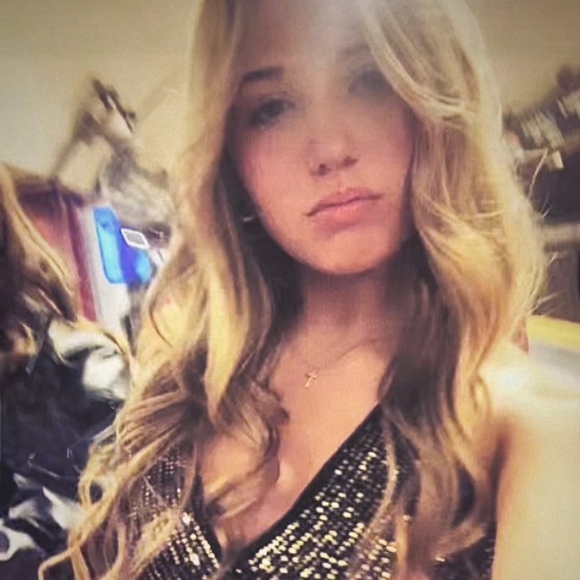 Meet your Posher, Katelyn - Picture 1 of 1